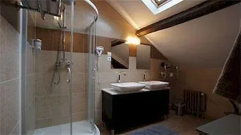Logis Hotel-restaurant - Le Moulin D'artres