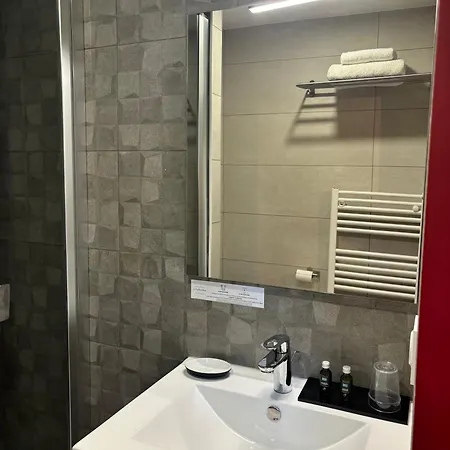 Logis Hotel-restaurant - Le Moulin D'artres 3*