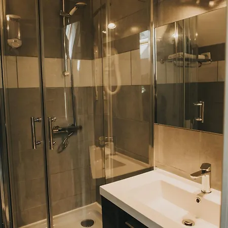 Logis Hotel-restaurant - Le Moulin D'artres فندق Artres