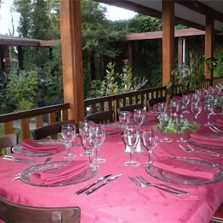 ホテル Logis Hotel-restaurant - Le Moulin D'artres