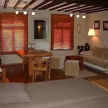 Hotel Logis Hotel-restaurant - Le Moulin D'artres Artres