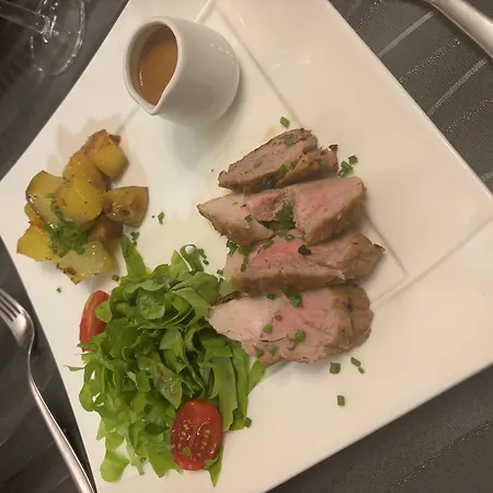 فندق Logis Hotel-restaurant - Le Moulin D'artres 3*