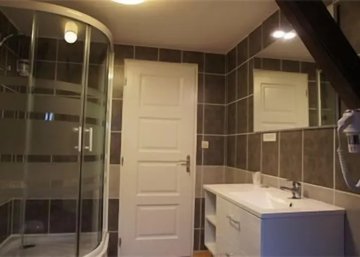 Le Moulin D'artres 3* Artres